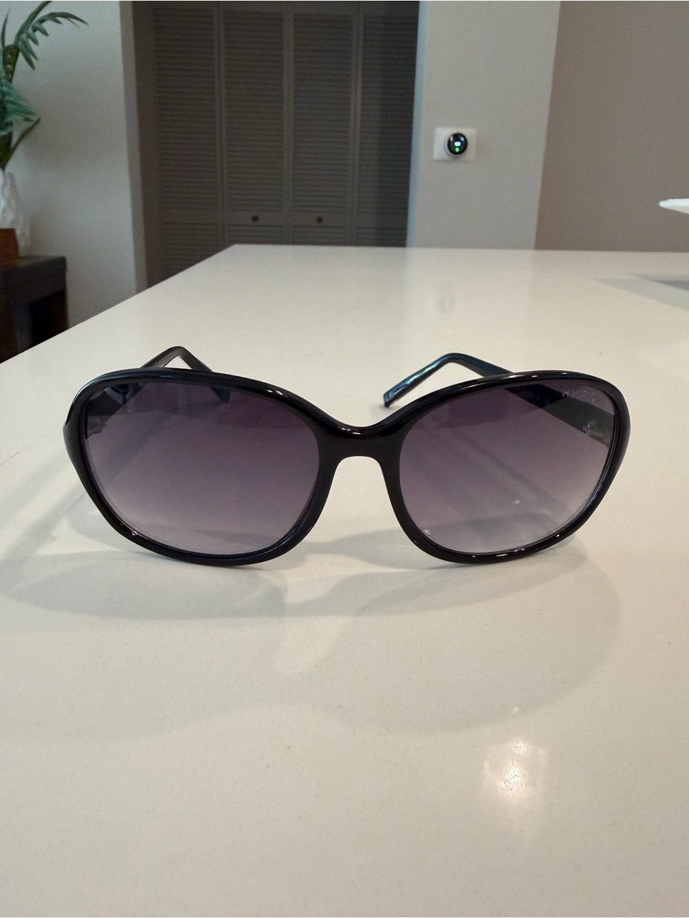 Tommy Hilfiger Black Frame Sunglasses with Gradient Gray Lenses